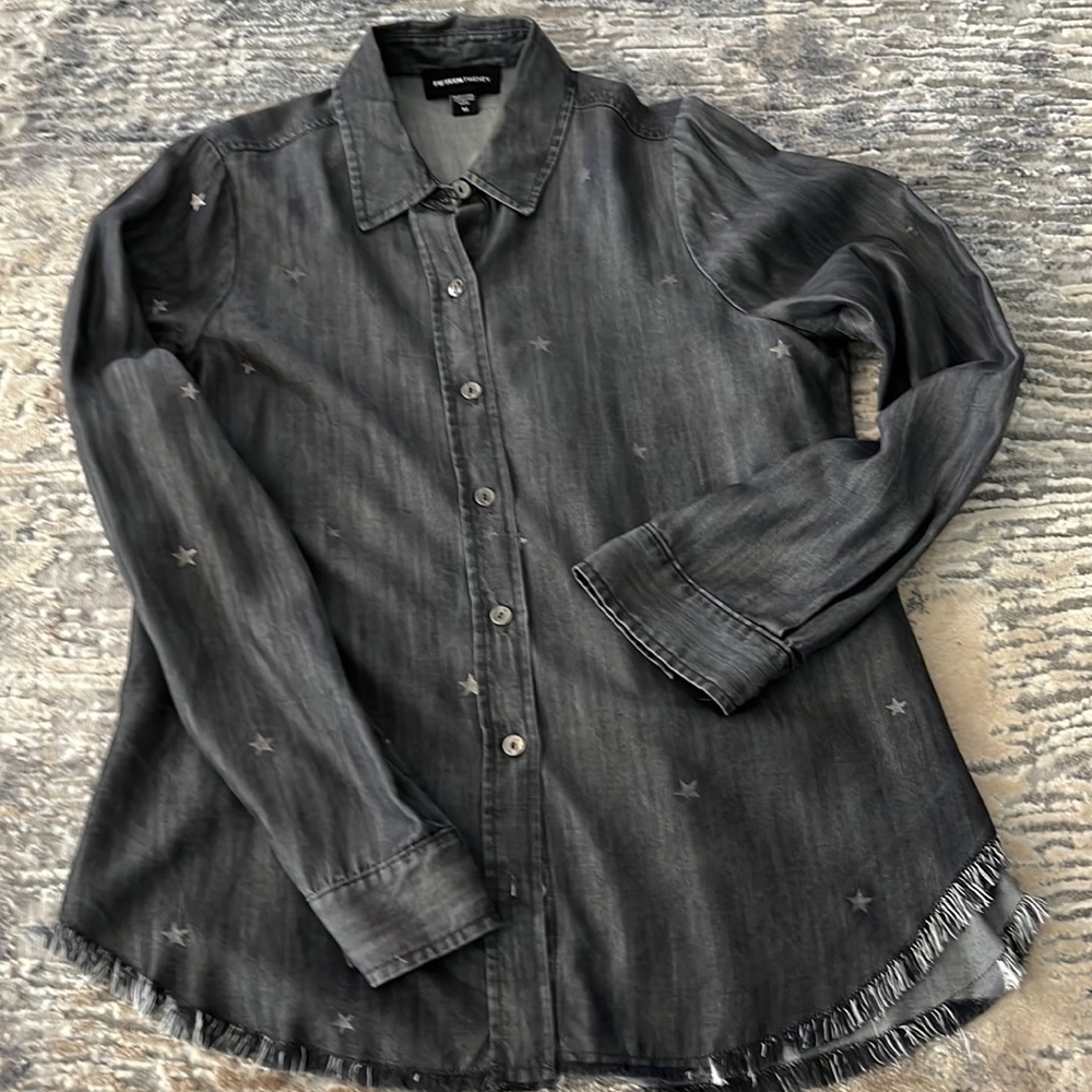 Grey/Black shirt with stars ⭐️ fringed bottom